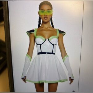 Buzz lightyear costume in size medium. Worn once in great condition